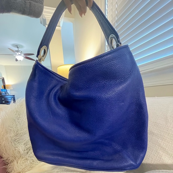 Blue Ferragamo bag - Picture 2 of 4